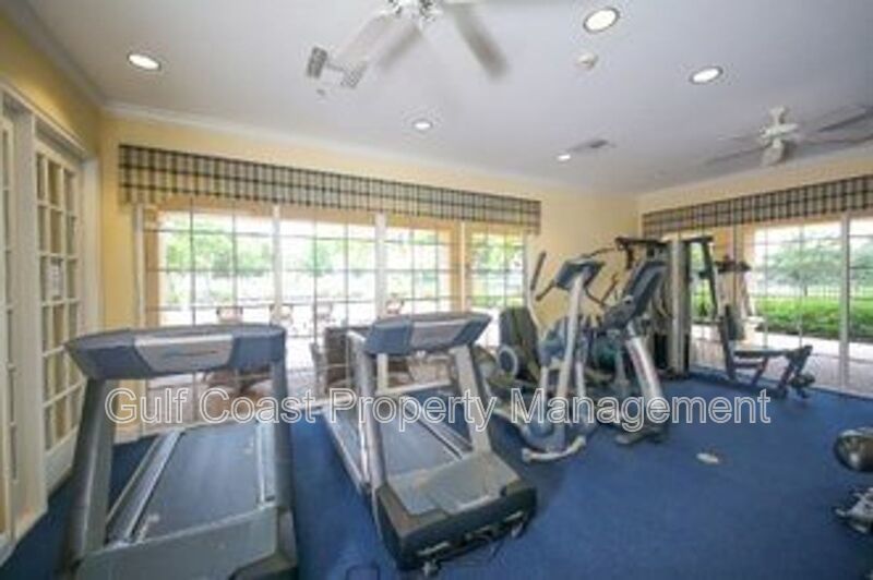 Annual Luxury Lakeview Condo with 3 Bedrooms + Den, Private Garage & Resort-Style Amenities property image