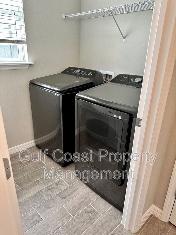 4 Bedroom Home Plus a Home Office and Loft Space property image