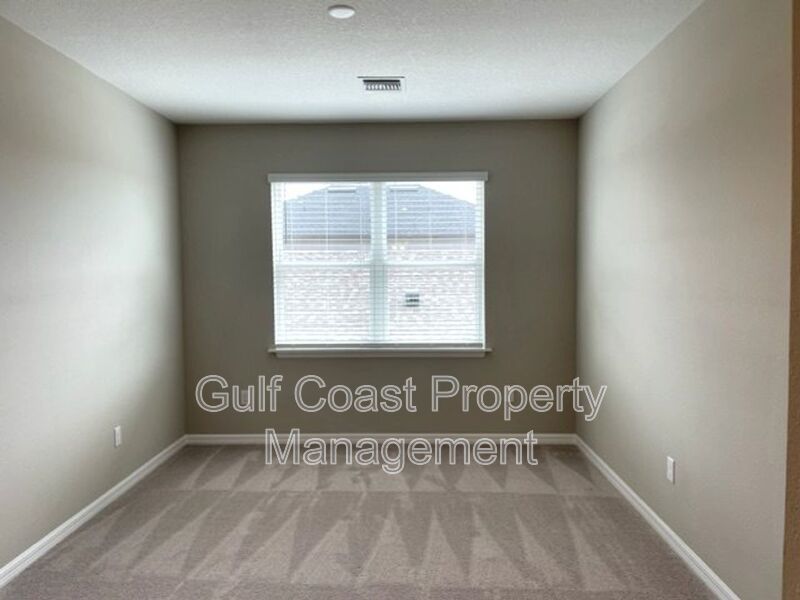 4 Bedroom Home Plus a Home Office and Loft Space property image