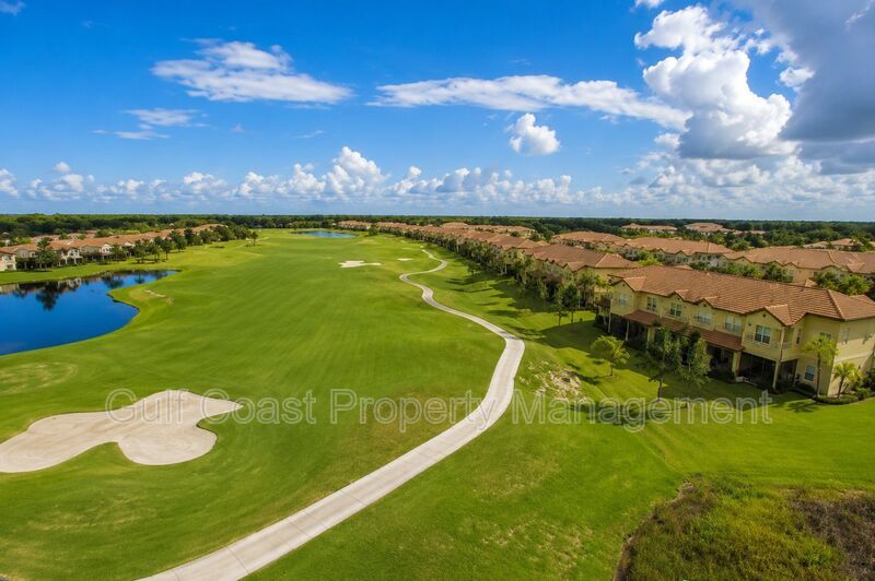 Annual Luxury Lakeview Condo with 3 Bedrooms + Den, Private Garage & Resort-Style Amenities property image