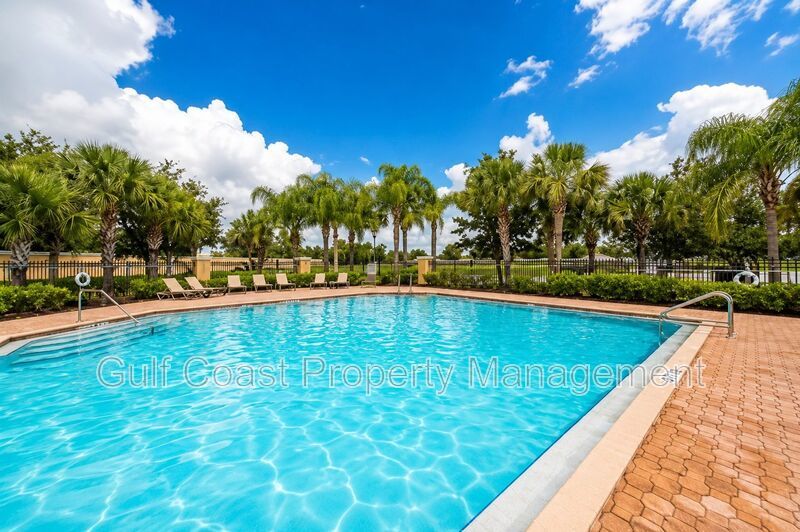 Annual Luxury Lakeview Condo with 3 Bedrooms + Den, Private Garage & Resort-Style Amenities property image
