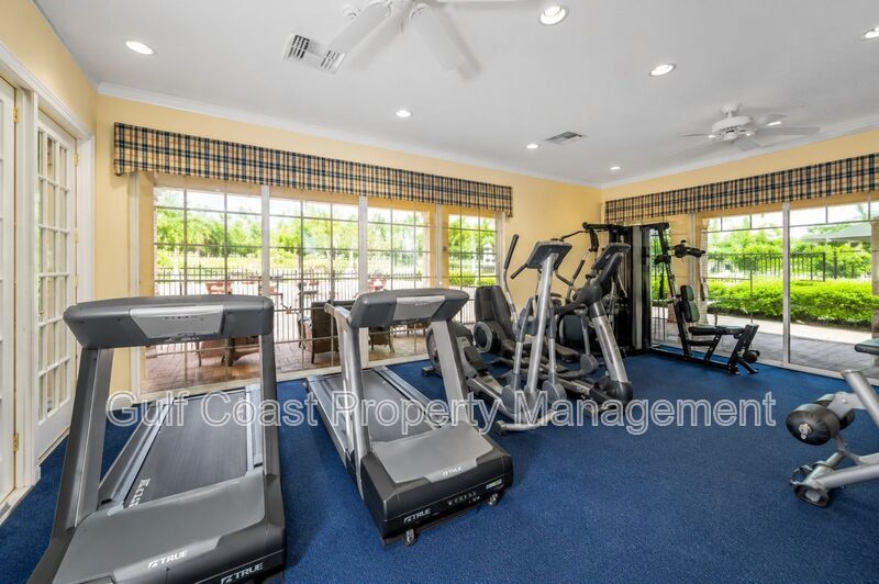 Annual Luxury Lakeview Condo with 3 Bedrooms + Den, Private Garage & Resort-Style Amenities property image