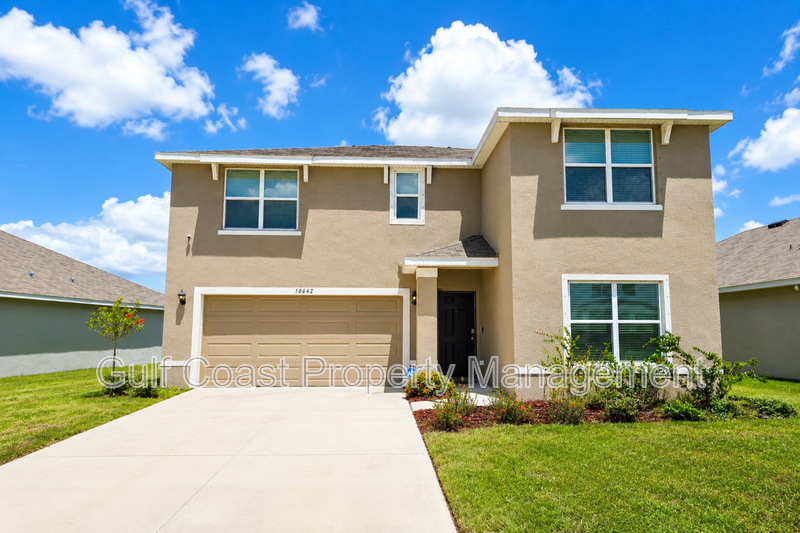 Annual Rental, 4 Bedroom, 3 Bath, Home in Sought-After Bella Lago property image