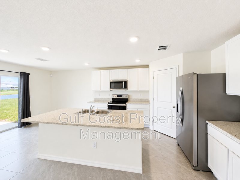 Annual Rental, 4 Bedroom, 3 Bath, Home in Sought-After Bella Lago property image