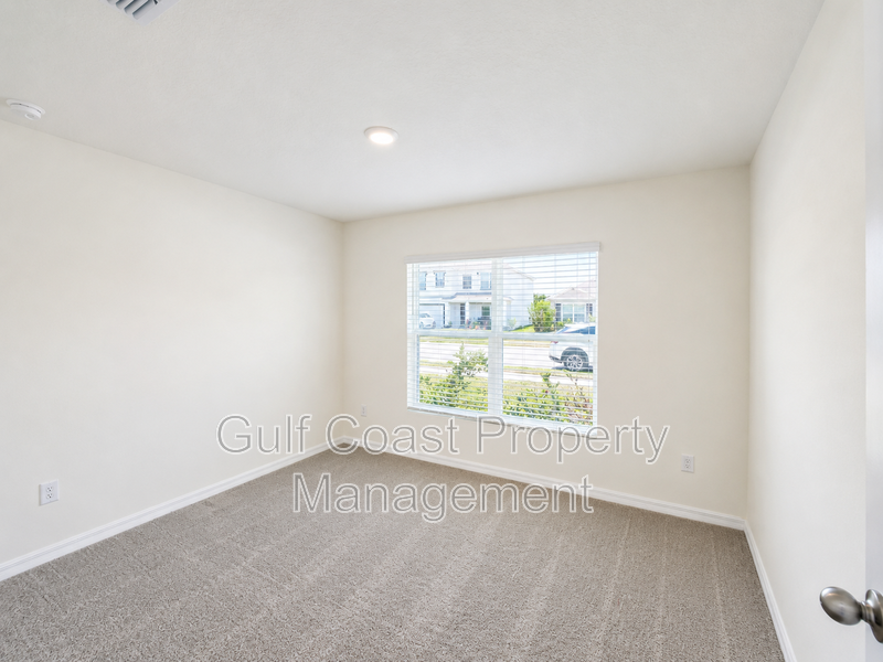 Annual Rental, 4 Bedroom, 3 Bath, Home in Sought-After Bella Lago property image