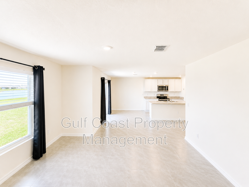 Annual Rental, 4 Bedroom, 3 Bath, Home in Sought-After Bella Lago property image