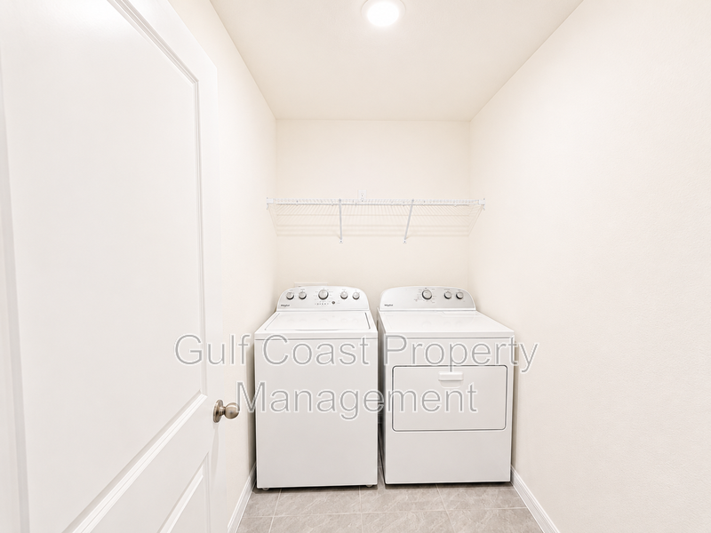 Annual Rental, 4 Bedroom, 3 Bath, Home in Sought-After Bella Lago property image
