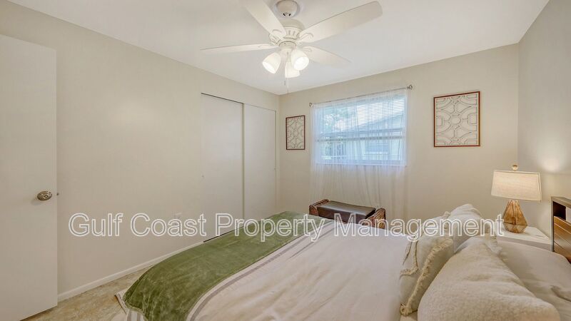 Annual Furnished Rental Phillippi Creek property image