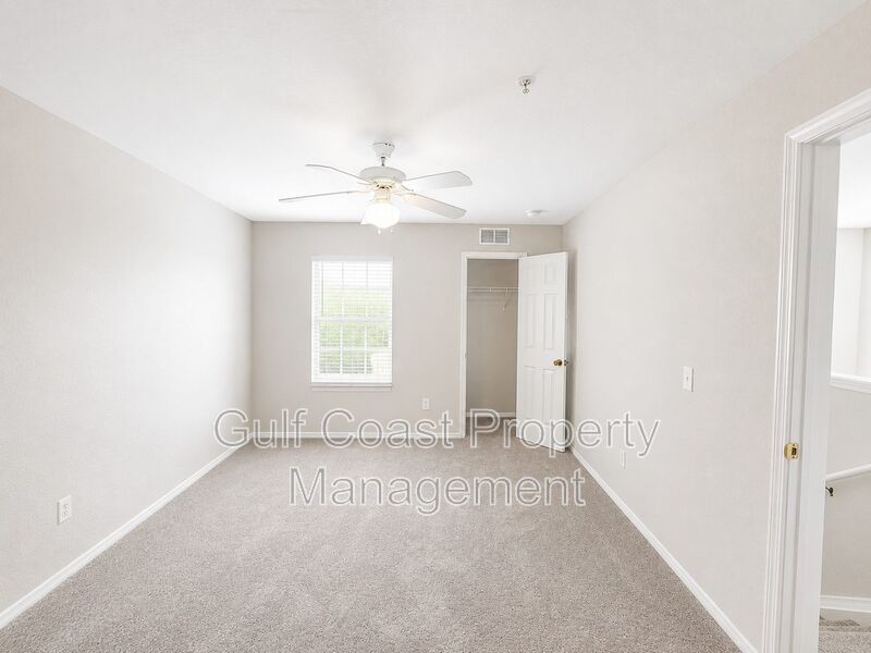 Annual Rental Updated 2/2 Condo in Gated Bay Pointe at Cortez, Resort-Style Living Near Anna Maria Island property image