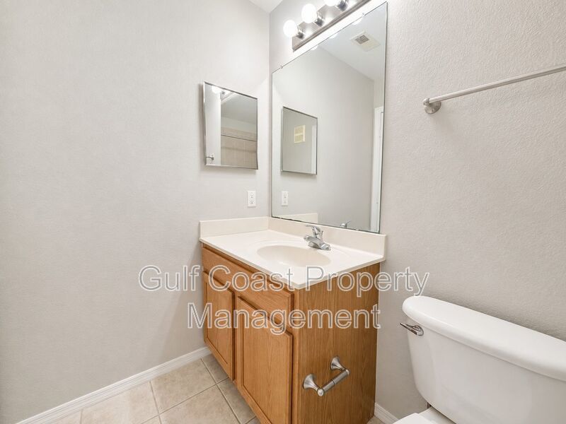 Annual Rental Updated 2/2 Condo in Gated Bay Pointe at Cortez, Resort-Style Living Near Anna Maria Island property image