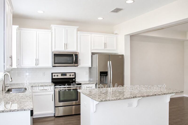 Annual Three Bedroom, Two Bath with a Two Car Garage, Town Home Located in Harmony Lakewood Ranch property image