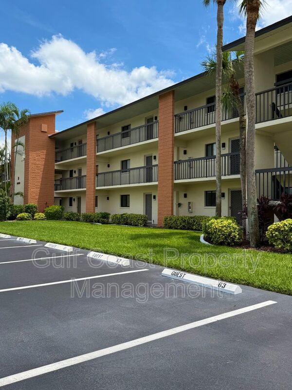16150 Bay Pointe Blvd Unit 107 property image