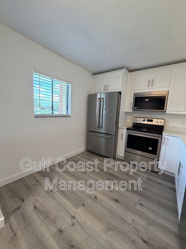 16150 Bay Pointe Blvd Unit 107 property image