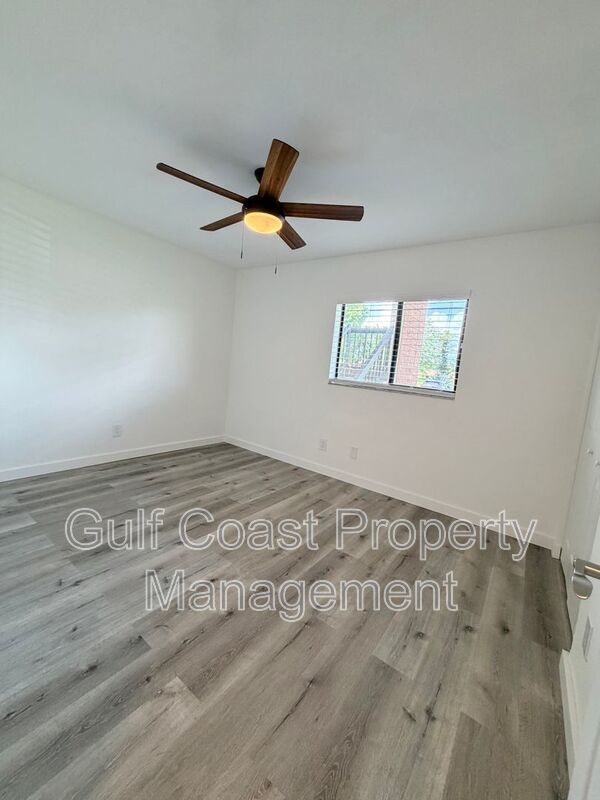 16150 Bay Pointe Blvd Unit 107 property image