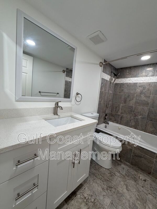 16150 Bay Pointe Blvd Unit 107 property image