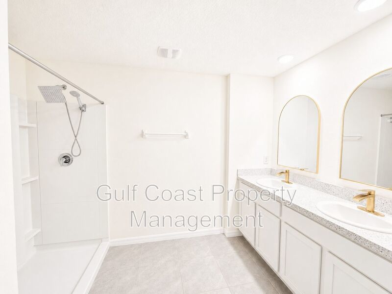 Spacious 5-Bedroom Bella Lago Home with Loft, Fenced Yard & Resort-Style Amenities property image