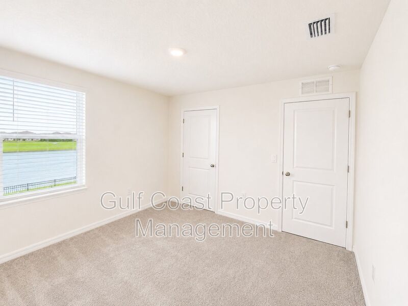 Spacious 5-Bedroom Bella Lago Home with Loft, Fenced Yard & Resort-Style Amenities property image