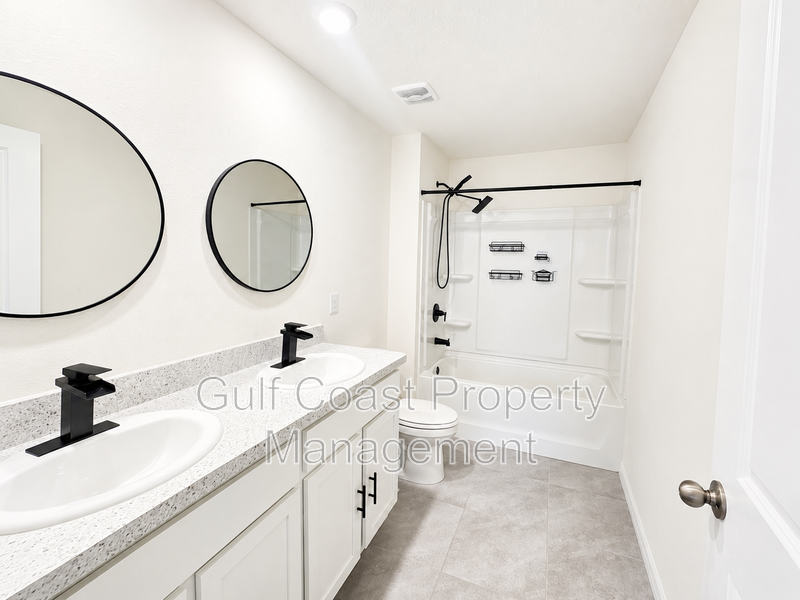Spacious 5-Bedroom Bella Lago Home with Loft, Fenced Yard & Resort-Style Amenities property image