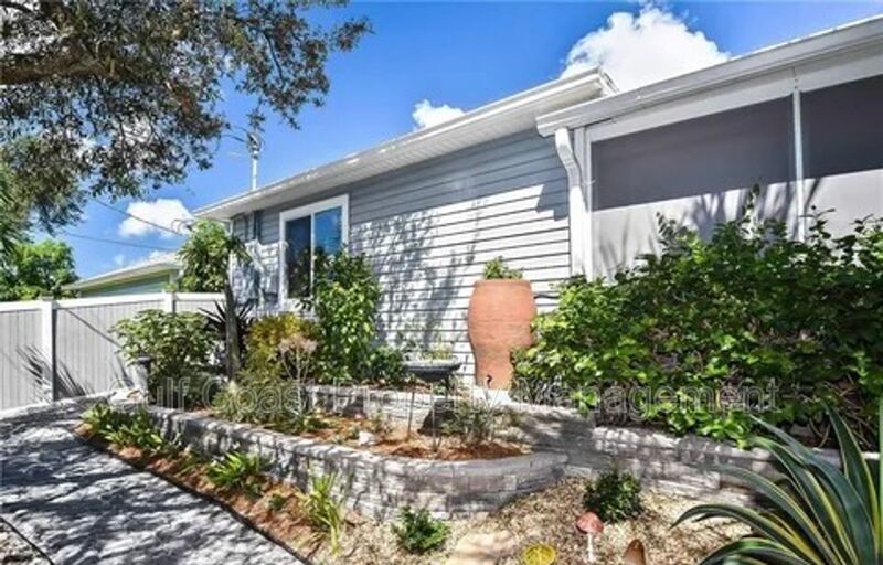 11652 PAWLEY AVE property image