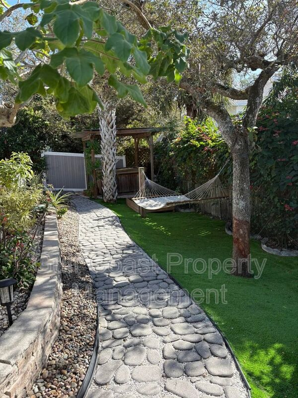 11652 PAWLEY AVE property image