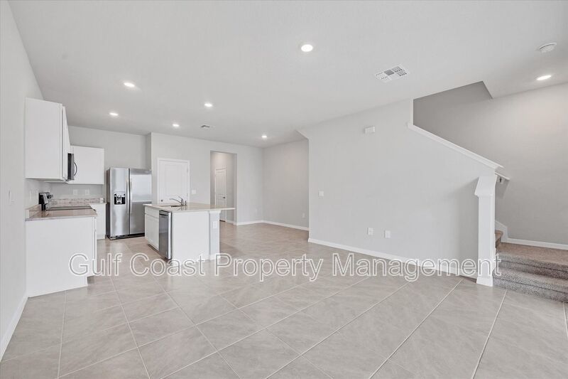 ANNUAL RENTAL – STAR FARMS | 3 BEDROOMS | 2.5 BATHS | LAKE VIEW | $500 MOVE-IN DINING CREDIT! property image