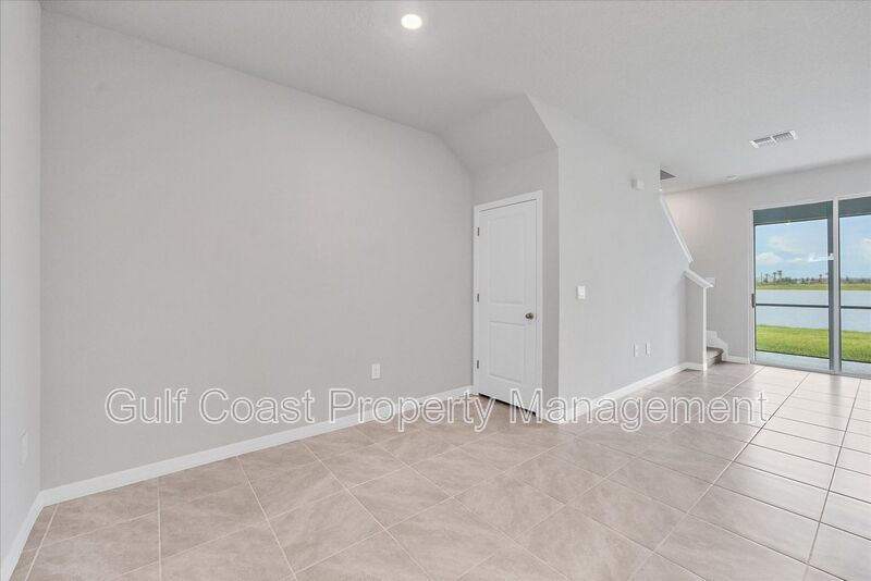 ANNUAL RENTAL – STAR FARMS | 3 BEDROOMS | 2.5 BATHS | LAKE VIEW | $500 MOVE-IN DINING CREDIT! property image