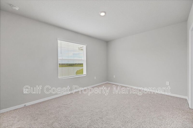 ANNUAL RENTAL – STAR FARMS | 3 BEDROOMS | 2.5 BATHS | LAKE VIEW | $500 MOVE-IN DINING CREDIT! property image