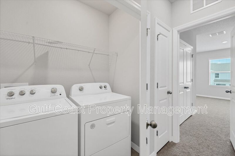 ANNUAL RENTAL – STAR FARMS | 3 BEDROOMS | 2.5 BATHS | LAKE VIEW | $500 MOVE-IN DINING CREDIT! property image