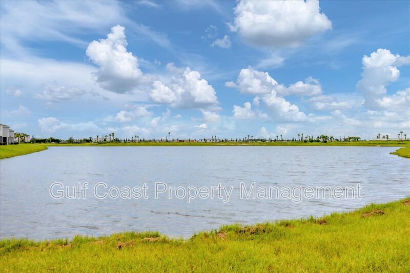 ANNUAL RENTAL – STAR FARMS | 3 BEDROOMS | 2.5 BATHS | LAKE VIEW | $500 MOVE-IN DINING CREDIT! property image