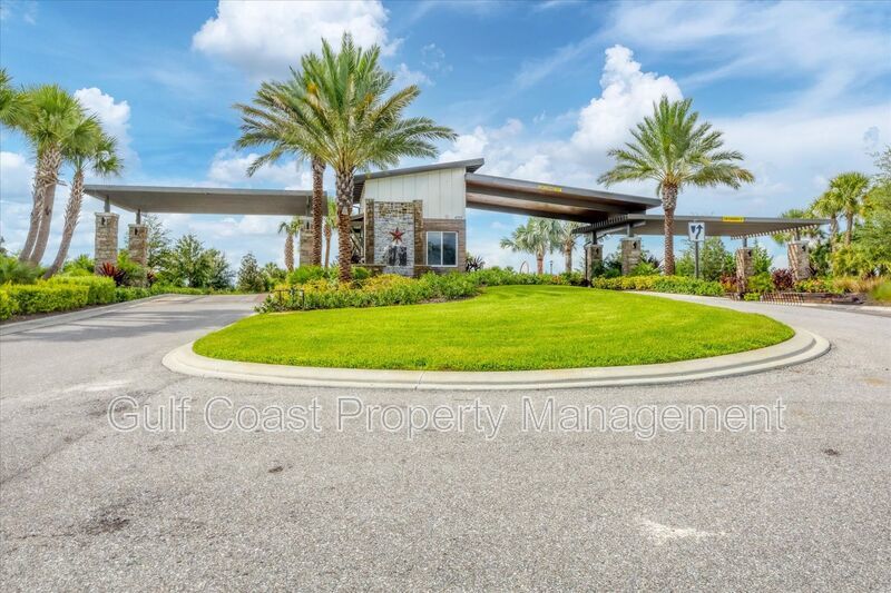 ANNUAL RENTAL – STAR FARMS | 3 BEDROOMS | 2.5 BATHS | LAKE VIEW | $500 MOVE-IN DINING CREDIT! property image