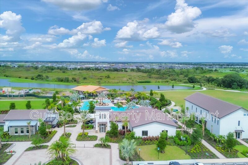 ANNUAL RENTAL – STAR FARMS | 3 BEDROOMS | 2.5 BATHS | LAKE VIEW | $500 MOVE-IN DINING CREDIT! property image