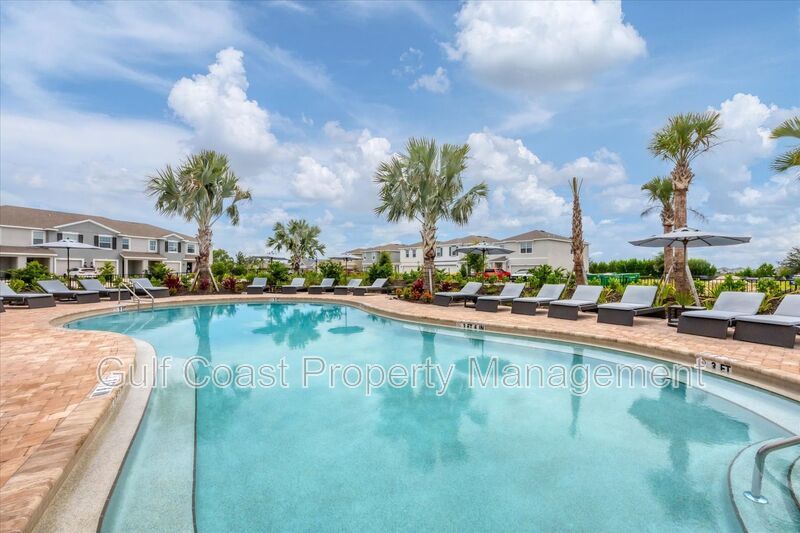 ANNUAL RENTAL – STAR FARMS | 3 BEDROOMS | 2.5 BATHS | LAKE VIEW | $500 MOVE-IN DINING CREDIT! property image