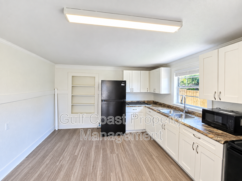 ANNUAL RENTAL – UPDATED 2-BEDROOM HOME WITH WATER & ELECTRIC INCLUDED! property image