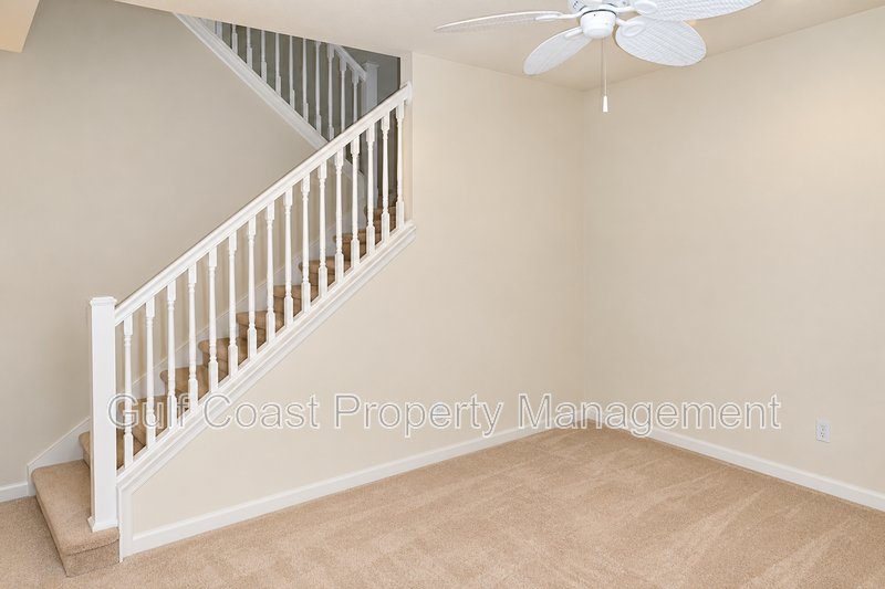 MAINTENANCE-FREE TOWNHOME LIVING IN HERITAGE HARBOUR – WATER INCLUDED property image