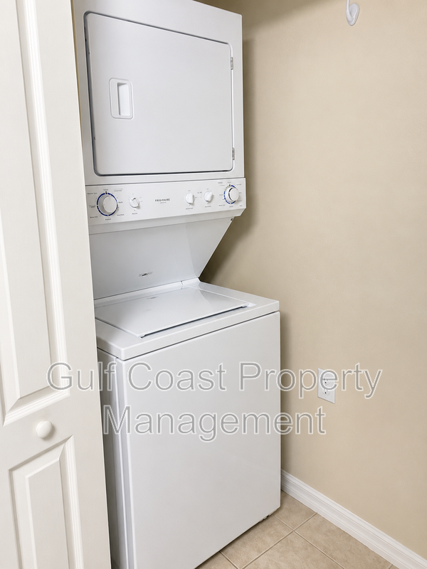 MAINTENANCE-FREE TOWNHOME LIVING IN HERITAGE HARBOUR – WATER INCLUDED property image