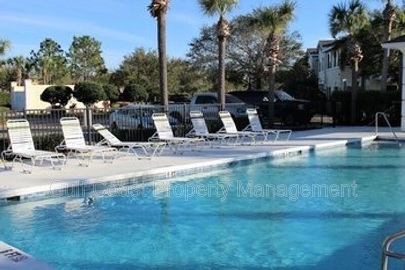 MAINTENANCE-FREE TOWNHOME LIVING IN HERITAGE HARBOUR – WATER INCLUDED property image