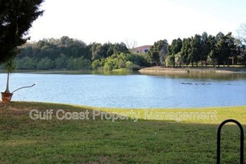 MAINTENANCE-FREE TOWNHOME LIVING IN HERITAGE HARBOUR – WATER INCLUDED property image