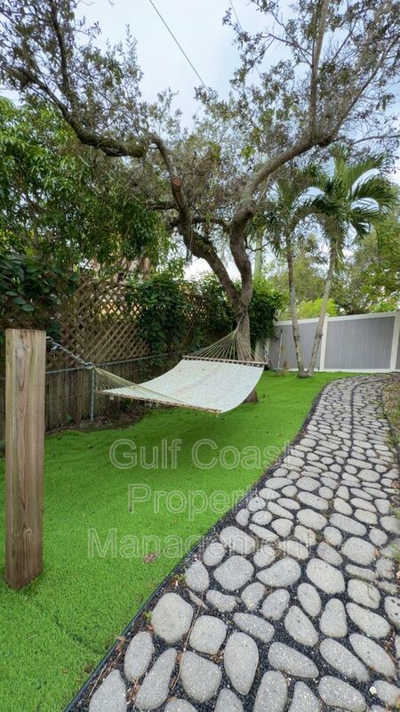11652 PAWLEY AVE property image