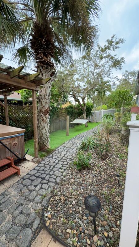11652 PAWLEY AVE property image