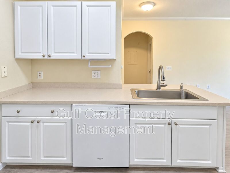 Downtown Bradenton Waterfront Condo 2/2 – Pool, Fitness & Riverwalk Access property image