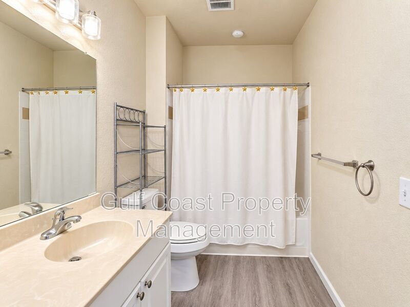 Downtown Bradenton Waterfront Condo 2/2 – Pool, Fitness & Riverwalk Access property image