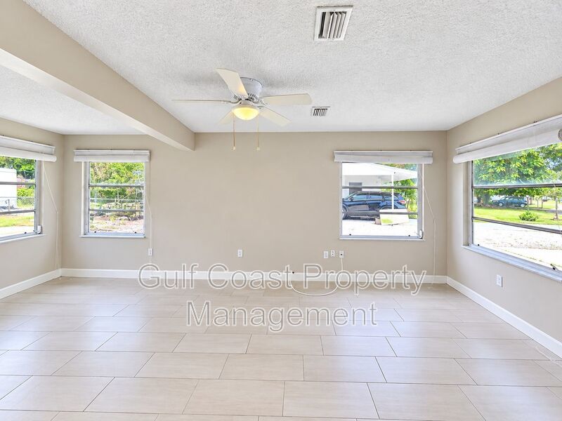 Beautifully Updated Annual Rental with 2 Bed, 2 Bath & Private Fenced Backyard Yard property image