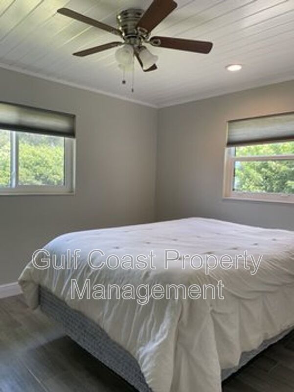 Single Family Home with Large Backyard property image