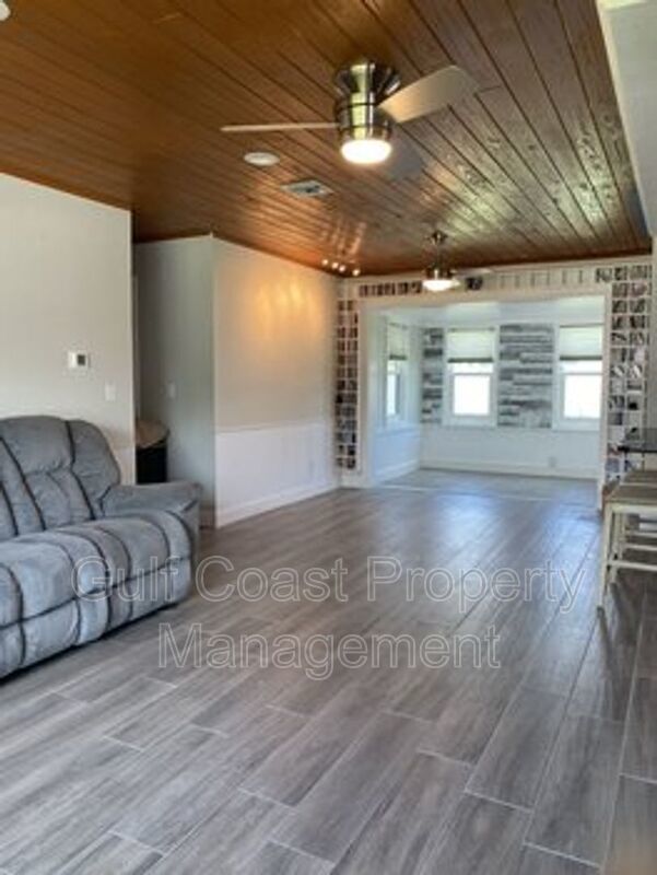 Single Family Home with Large Backyard property image