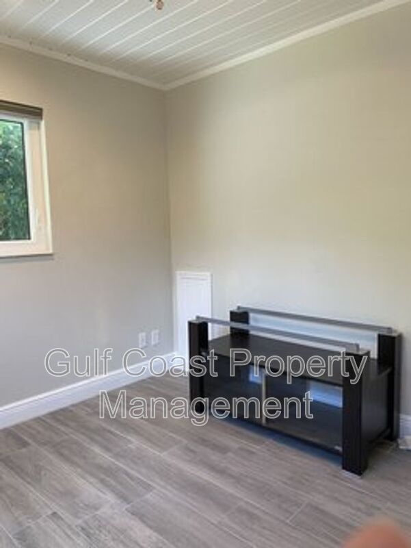 Single Family Home with Large Backyard property image