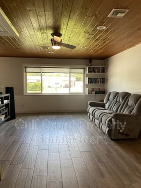 Single Family Home with Large Backyard property image