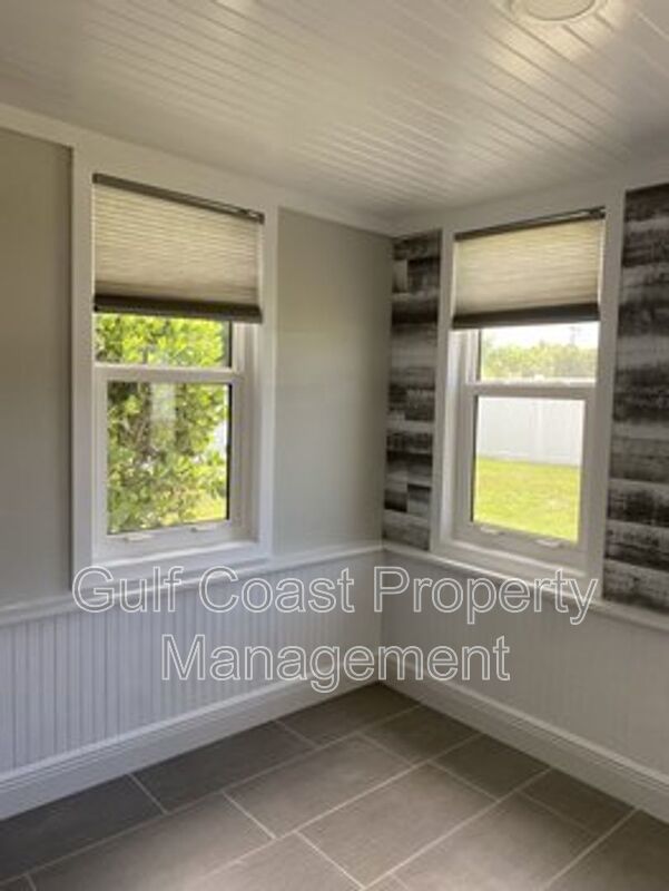 Single Family Home with Large Backyard property image