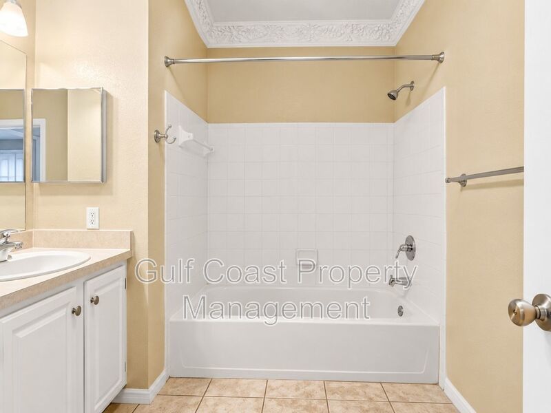 MOVE-IN SPECIAL! ½ OFF YOUR FIRST MONTH’S RENT! 1/1 Gated Allegro Palm – Resort-Style Amenities! property image