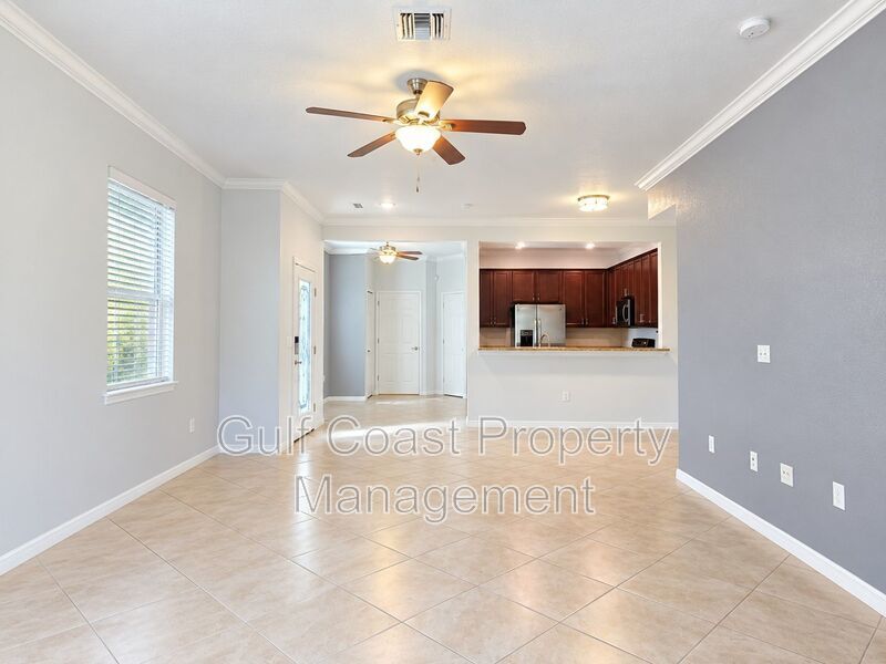 ANNUAL RENTAL – BEAUTIFUL 3 BEDROOM, 2.5 BATH END-UNIT TOWNHOME IN HERITAGE HARBOUR – 2-CAR GARAGE & PRIVATE CUL-DE-SAC LOCATION! property image