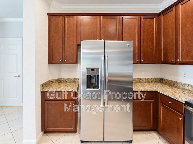 ANNUAL RENTAL – BEAUTIFUL 3 BEDROOM, 2.5 BATH END-UNIT TOWNHOME IN HERITAGE HARBOUR – 2-CAR GARAGE & PRIVATE CUL-DE-SAC LOCATION! property image